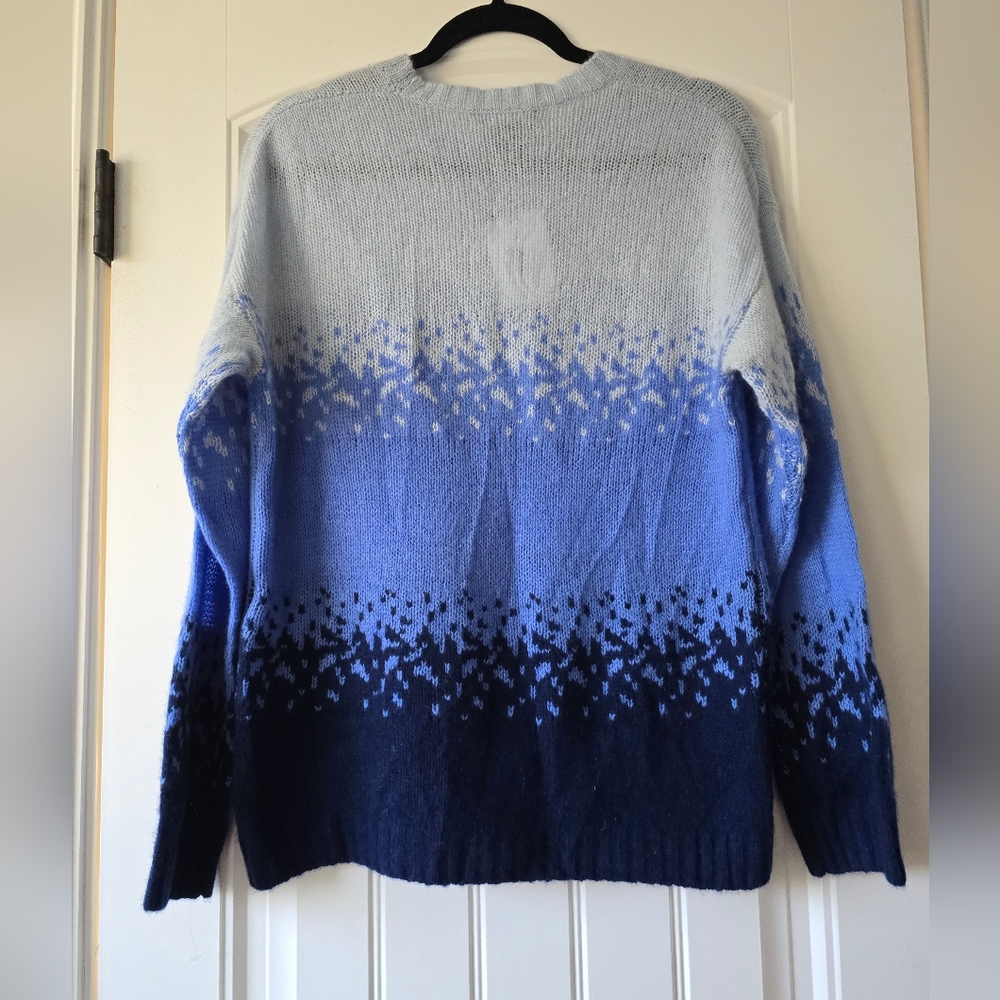 Bloomingdale’s Cashmere Ombre Sweater NWT Med 100% 2-Ply Blue Gradient Luxe Soft - Picture 7 of 8